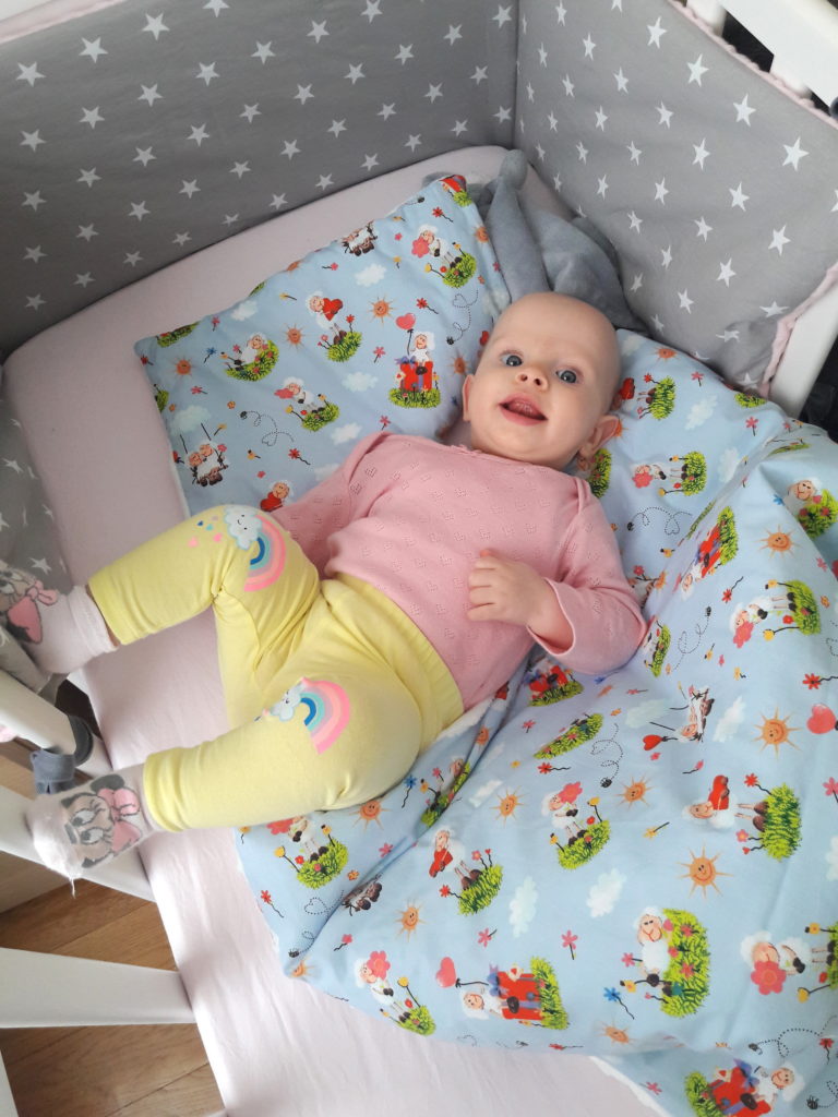 Od otulacza do kołderki okrywanie niemowlęcia do snu 20190403 112454 768x1024 Od otulacza do kołderki okrywanie niemowlęcia do snu