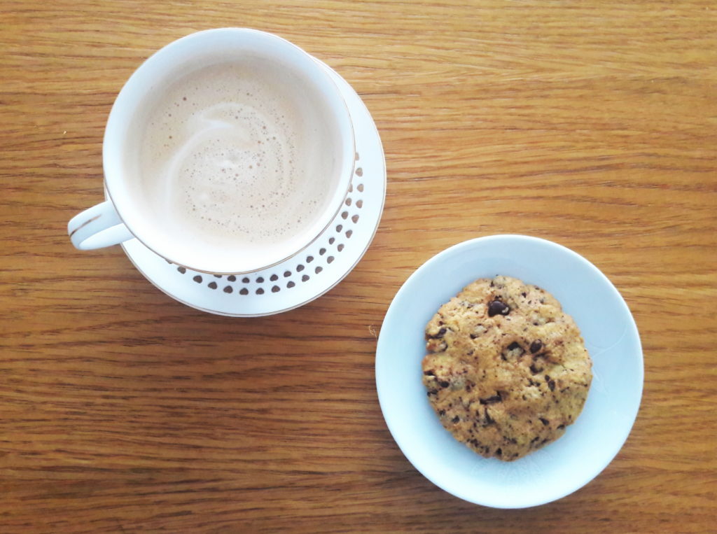 Kruche ciasteczka z czekoladą typu American cookies 20190424 140601 1024x763 Kruche ciasteczka z czekoladą typu American cookies