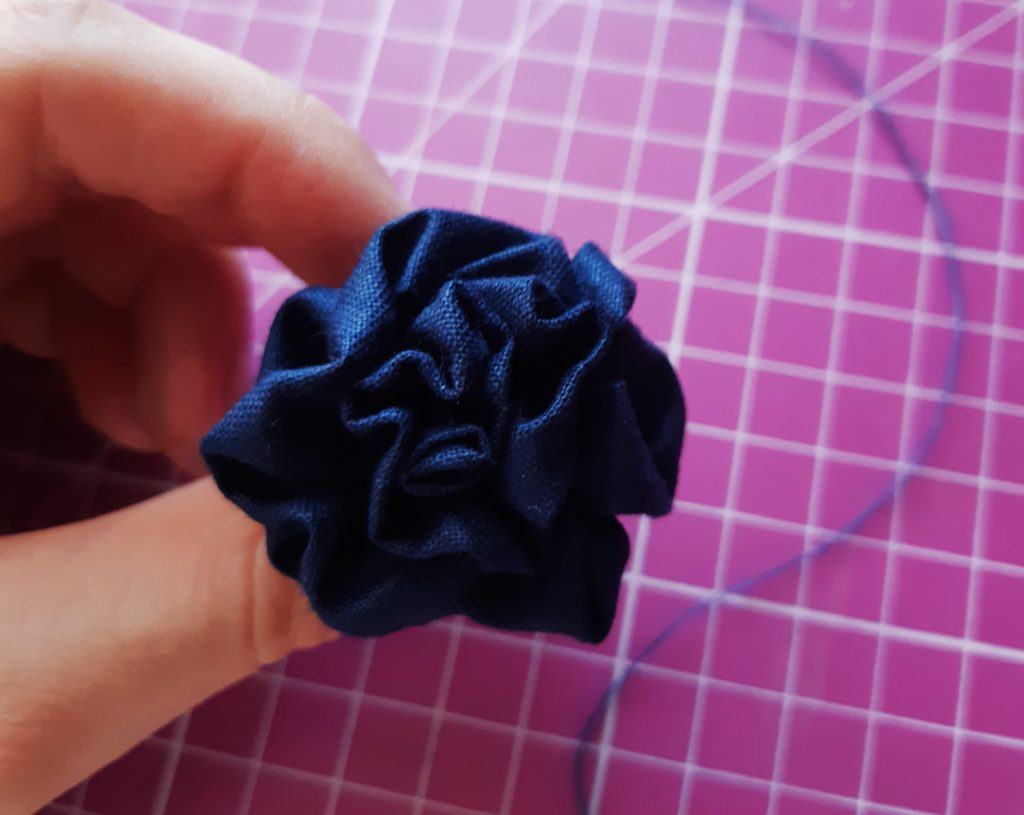 DIY Kwiatki z materiału 20190627 143023 1024x815 DIY Kwiatki z materiału