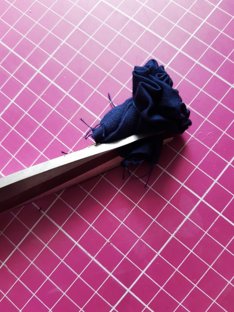 DIY Kwiatki z materiału 20190709 135330 768x1024 DIY Kwiatki z materiału