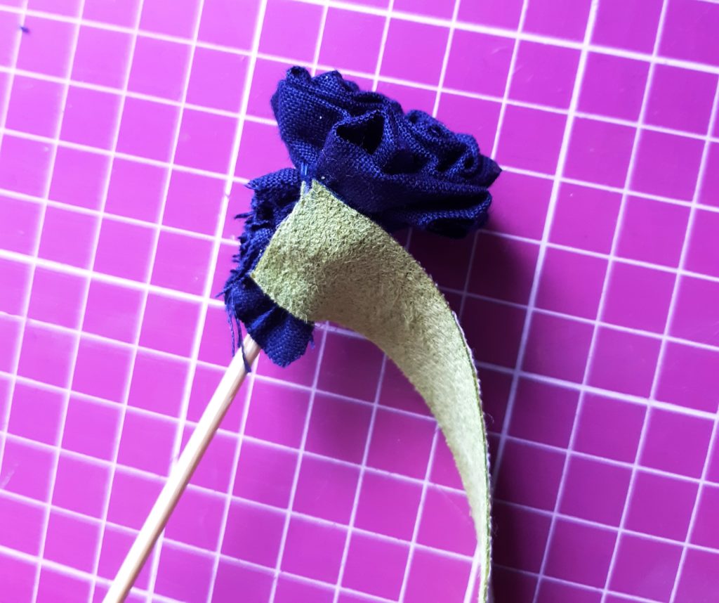 DIY Kwiatki z materiału 20190709 135627 1024x858 DIY Kwiatki z materiału
