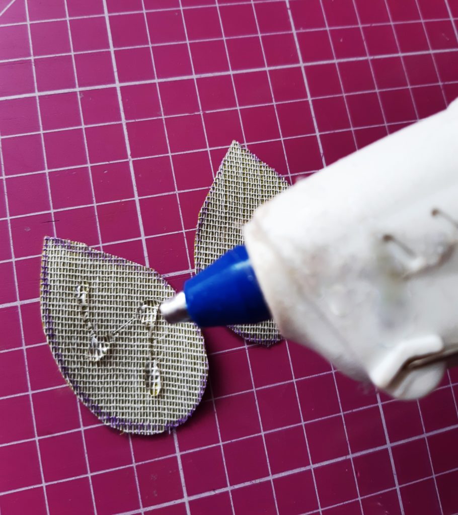 DIY Kwiatki z materiału 20190709 153454 910x1024 DIY Kwiatki z materiału