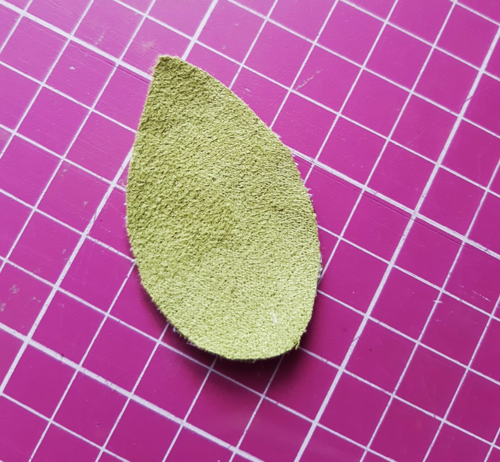 DIY Kwiatki z materiału 20190709 153518 1024x947 DIY Kwiatki z materiału