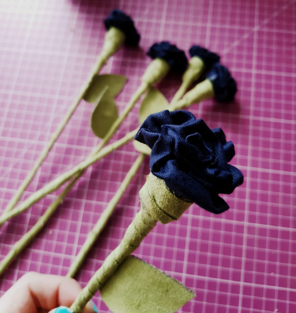 DIY Kwiatki z materiału 20190709 154817 971x1024 DIY Kwiatki z materiału