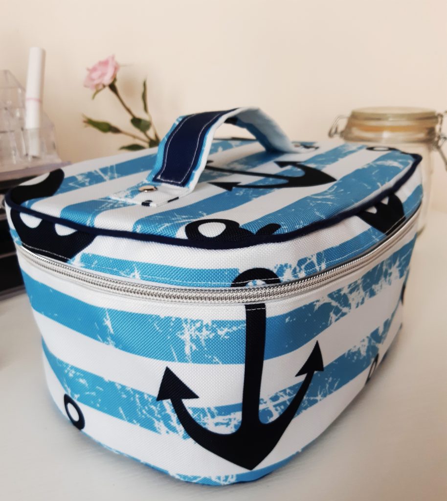 Kosmetyczka kuferek i etui na pędzle do makijażu 20190720 145631 914x1024 Kosmetyczka kuferek i etui na pędzle do makijażu