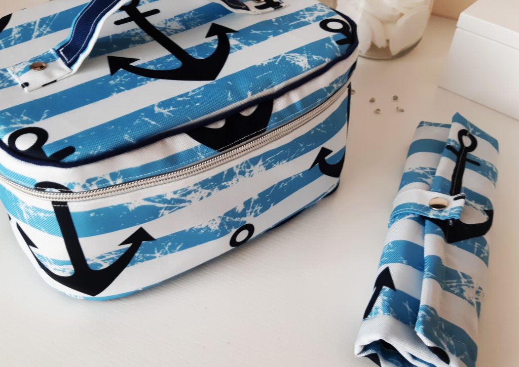 Kosmetyczka kuferek i etui na pędzle do makijażu 20190720 150705 1024x725 Kosmetyczka kuferek i etui na pędzle do makijażu