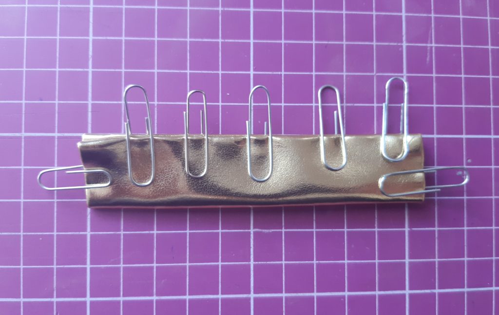 Jak uszyć etui na pędzle do makijażu tutorial 37 4146x2614 1024x646 Jak uszyć etui na pędzle do makijażu tutorial