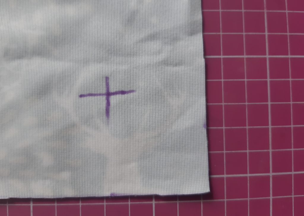Jak uszyć etui na pędzle do makijażu tutorial 41 4119x2920 1024x726 Jak uszyć etui na pędzle do makijażu tutorial