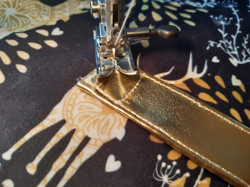 Jak uszyć etui na pędzle do makijażu tutorial 55 4608x3456 1024x768 Jak uszyć etui na pędzle do makijażu tutorial