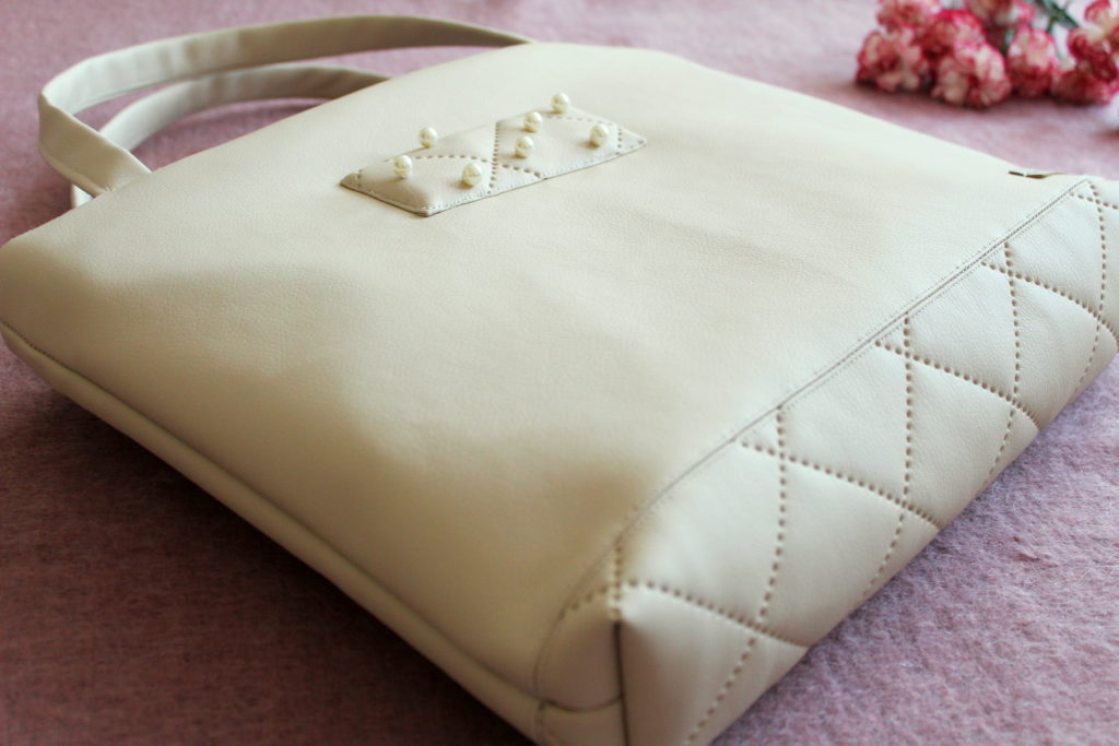 Prosta beżowa torebka typu shopper. Szycie zza kulis IMG 4991 1 1024x683 Prosta beżowa torebka typu shopper. Szycie zza kulis