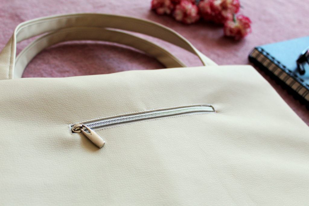 Prosta beżowa torebka typu shopper. Szycie zza kulis IMG 4992 1 1024x683 Prosta beżowa torebka typu shopper. Szycie zza kulis