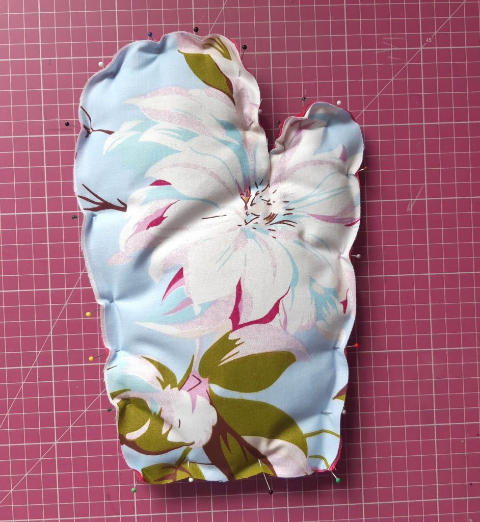 Łapka kuchenna i rękawica jak uszyć? Tutorial + wykrój do pobrania 10 2905x3157 2 942x1024 Łapka kuchenna i rękawica jak uszyć? Tutorial + wykrój do pobrania