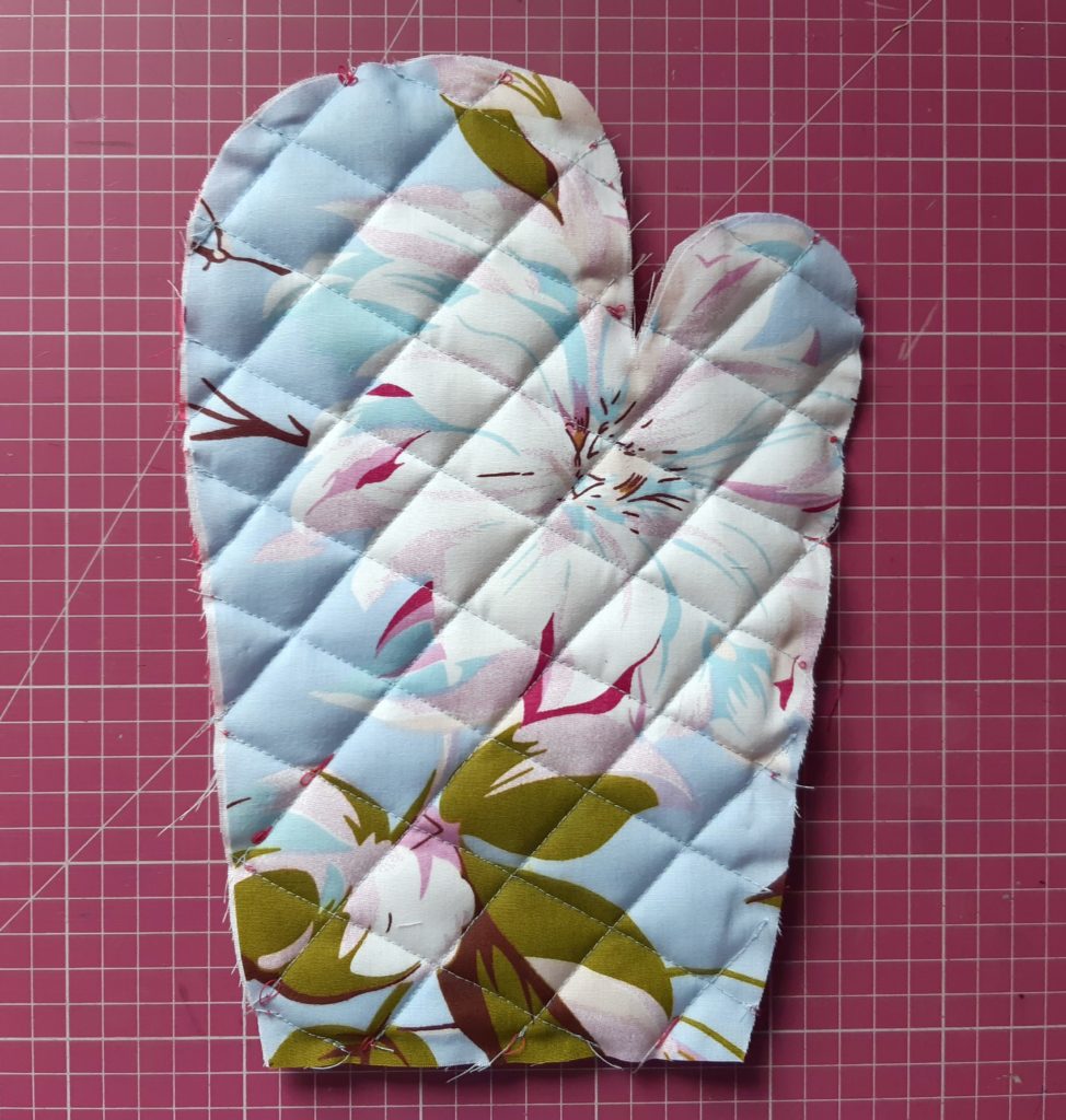 Łapka kuchenna i rękawica jak uszyć? Tutorial + wykrój do pobrania 13 3163x3327 2 974x1024 Łapka kuchenna i rękawica jak uszyć? Tutorial + wykrój do pobrania