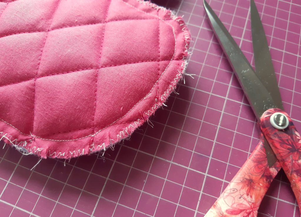 Łapka kuchenna i rękawica jak uszyć? Tutorial + wykrój do pobrania 36 4533x3273 2 1024x739 Łapka kuchenna i rękawica jak uszyć? Tutorial + wykrój do pobrania