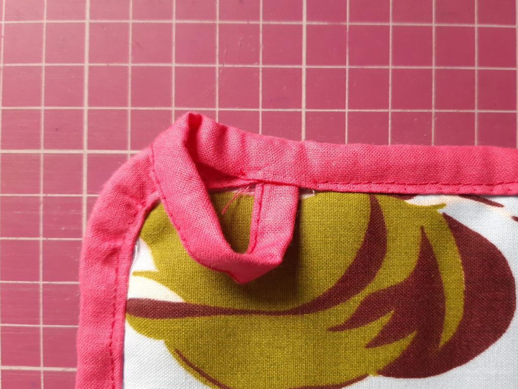 Łapka kuchenna i rękawica jak uszyć? Tutorial + wykrój do pobrania 77 3794x2852 1 1024x770 Łapka kuchenna i rękawica jak uszyć? Tutorial + wykrój do pobrania