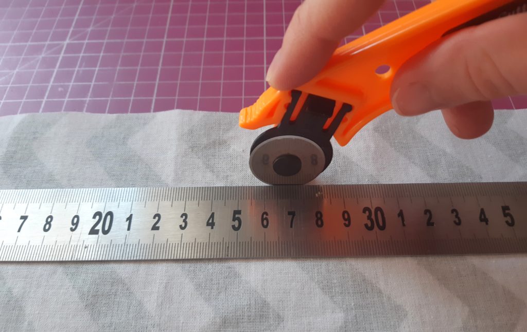 Maseczka bawełniana z kieszonką i troczkami jak uszyć? TUTORIAL 11 4594x2893 1 1024x645 Maseczka bawełniana z kieszonką i troczkami jak uszyć? TUTORIAL