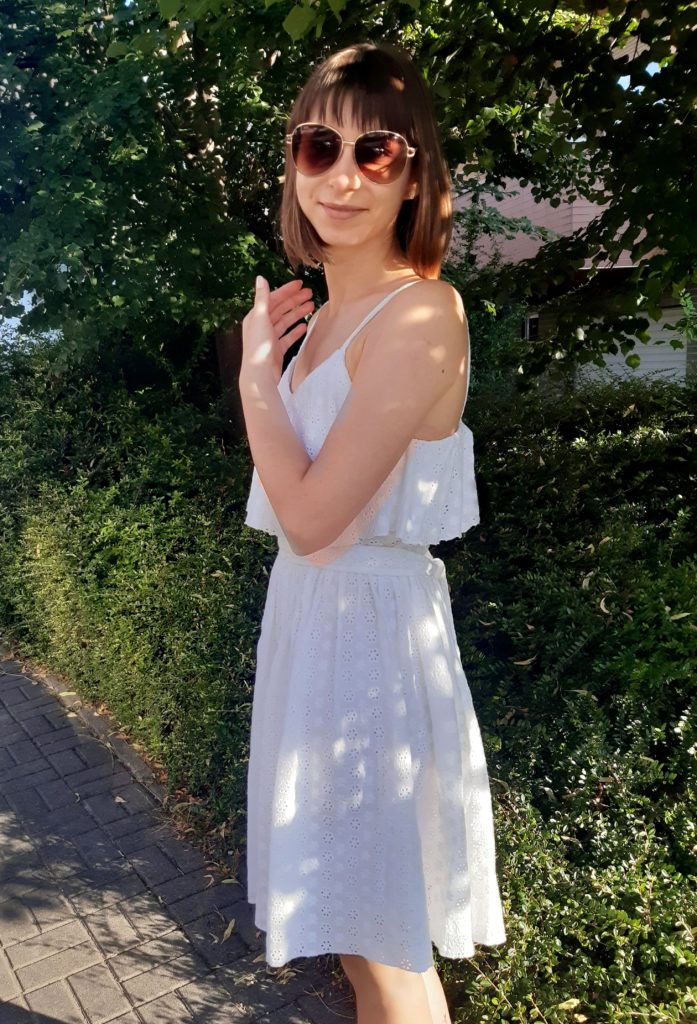 Biała sukienka w stylu boho. Szycie zza kulis 20200722 182816 697x1024 Biała sukienka w stylu boho. Szycie zza kulis