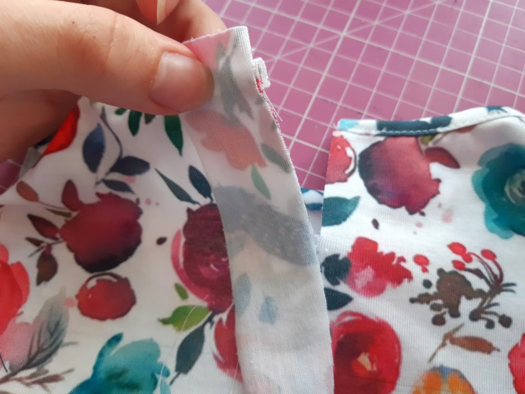 Jak uszyć prostą sukienkę dla dziewczynki TUTORIAL 31 4608x3456 1 1024x768 Jak uszyć prostą sukienkę dla dziewczynki TUTORIAL