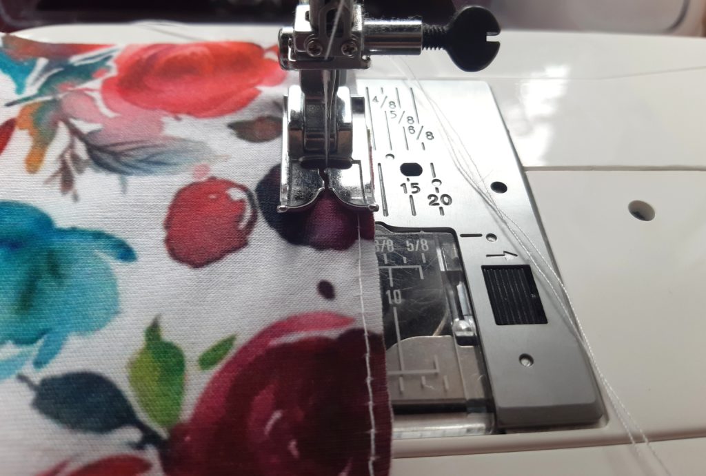 Jak uszyć prostą sukienkę dla dziewczynki TUTORIAL 5 1024x691 Jak uszyć prostą sukienkę dla dziewczynki TUTORIAL