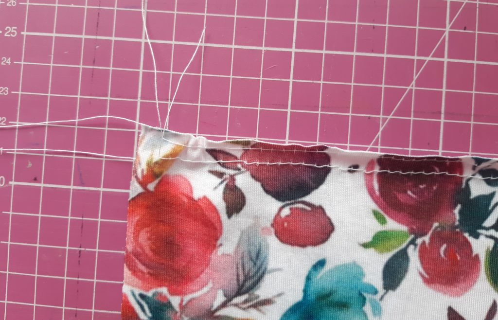 Jak uszyć prostą sukienkę dla dziewczynki TUTORIAL 7 1024x658 Jak uszyć prostą sukienkę dla dziewczynki TUTORIAL