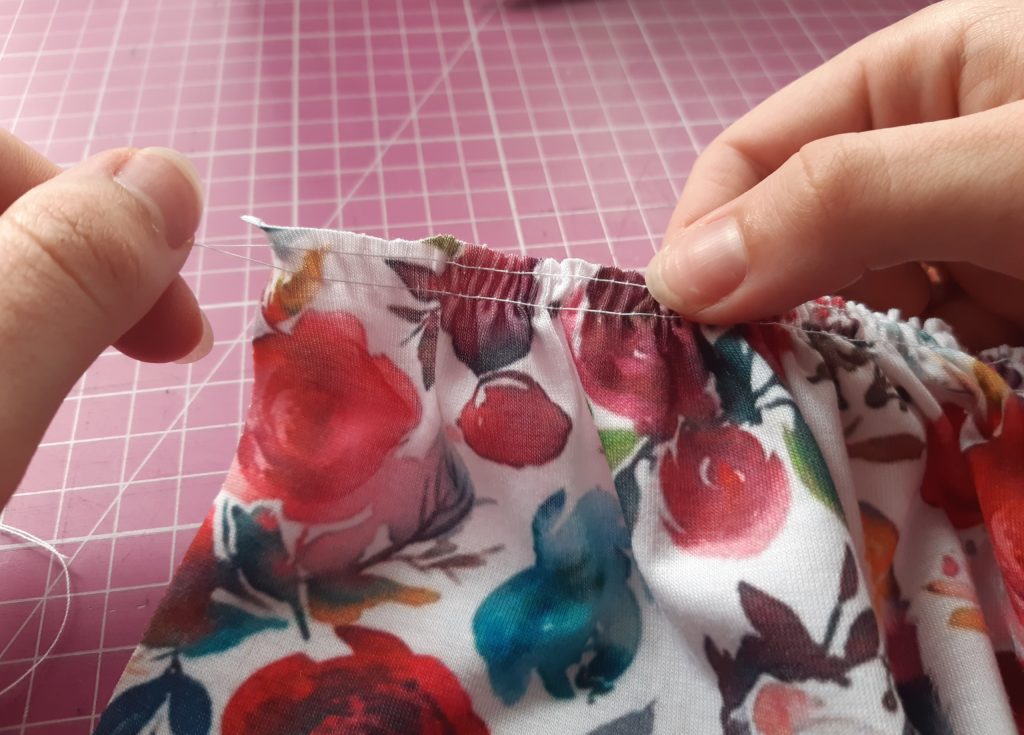 Jak uszyć prostą sukienkę dla dziewczynki TUTORIAL 9 1024x735 Jak uszyć prostą sukienkę dla dziewczynki TUTORIAL