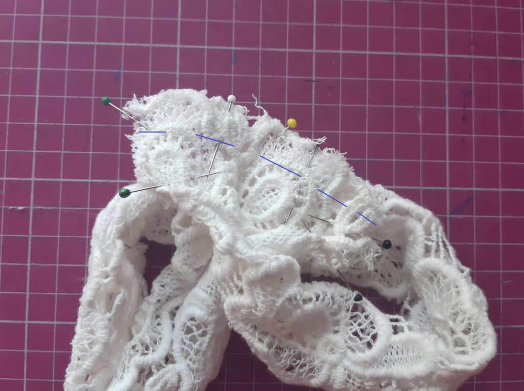 Jak uszyć gumkę frotkę / scrunchie? Prosty tutorial. 20200912 150800 1024x765 Jak uszyć gumkę frotkę / scrunchie? Prosty tutorial.