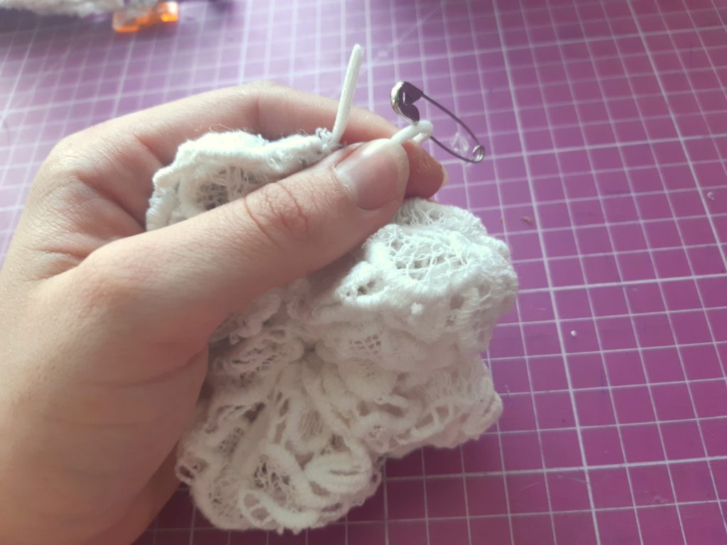 Jak uszyć gumkę frotkę / scrunchie? Prosty tutorial. 20200912 151949 1024x768 Jak uszyć gumkę frotkę / scrunchie? Prosty tutorial.