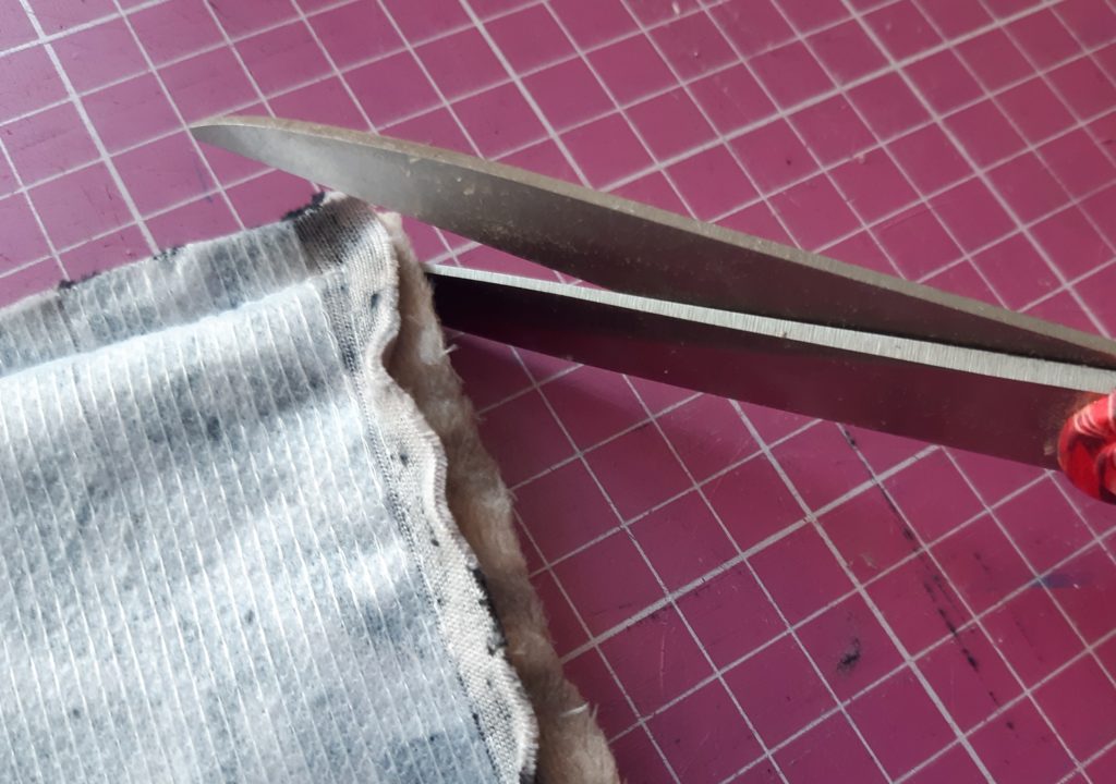 Jak uszyć komin z zapięciem na napy prosty tutorial 7 1024x720 Jak uszyć komin z zapięciem na napy prosty tutorial