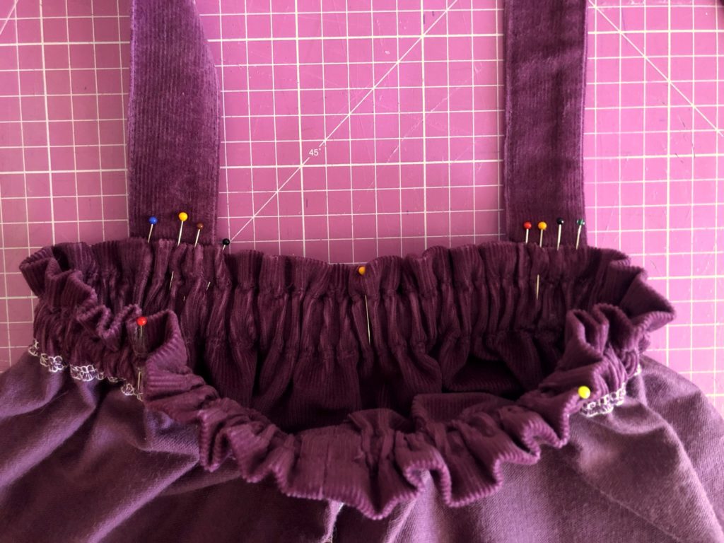%name Spódniczka na szelkach bez wykroju   jak uszyć? Prosty TUTORIAL