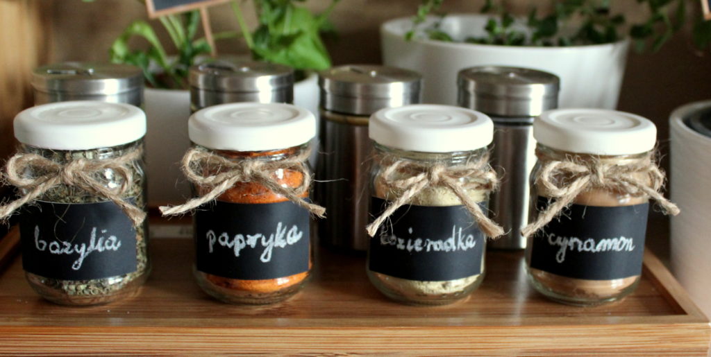 Sposób na proste DIY czyli moja organizacja ziół i przypraw. Wersja z instrukcją IMG 5097 1024x515 Sposób na proste DIY czyli moja organizacja ziół i przypraw. Wersja z instrukcją