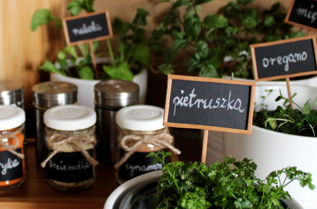 Sposób na proste DIY czyli moja organizacja ziół i przypraw. Wersja z instrukcją IMG 5107 1024x675 Sposób na proste DIY czyli moja organizacja ziół i przypraw. Wersja z instrukcją
