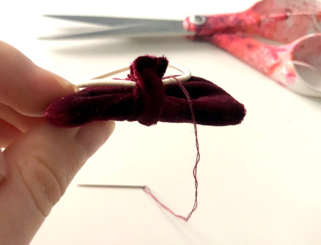 IMG 6581 1 1024x780 Gumki do włosów z kokardkami   jak uszyć? Proste DIY – tutorial